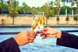 Coupe de Champagne en croisière