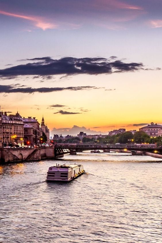 dinner river cruise paris