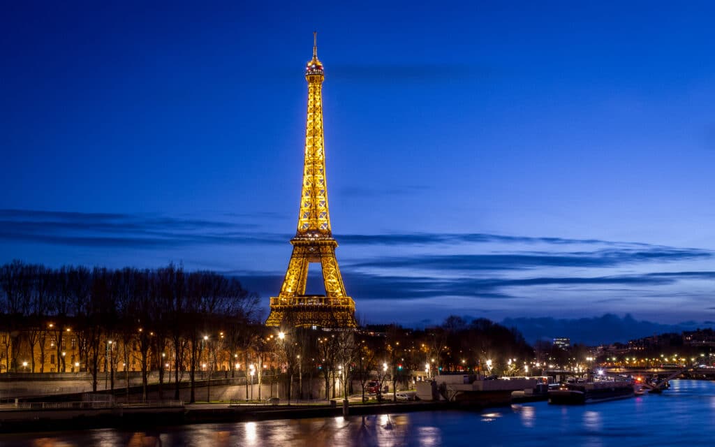 vue tour eiffel nuit