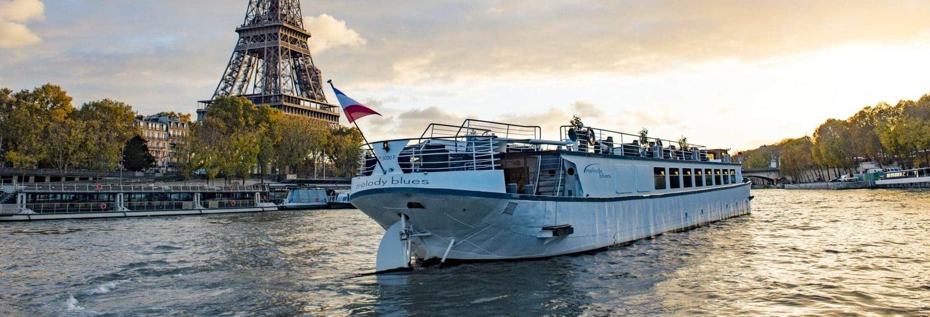 Croisière sur la Seine à bord de la peniche Melody Blues
