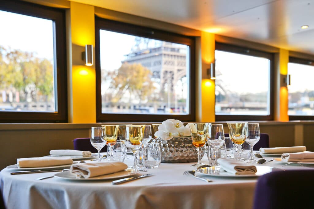 dîner privatif sur un bateau