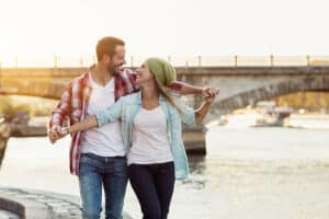 Couple sur les quais de Seine
