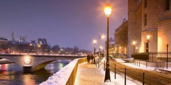 Paris et la Seine sous la neige