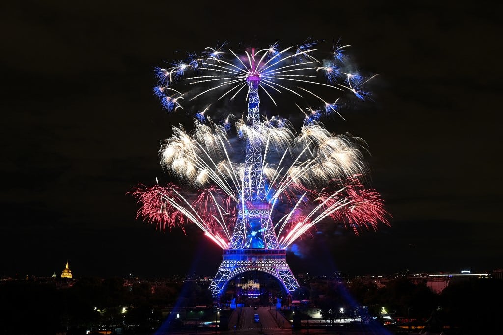 Bastille Day dinner cruise in Paris Paris Seine