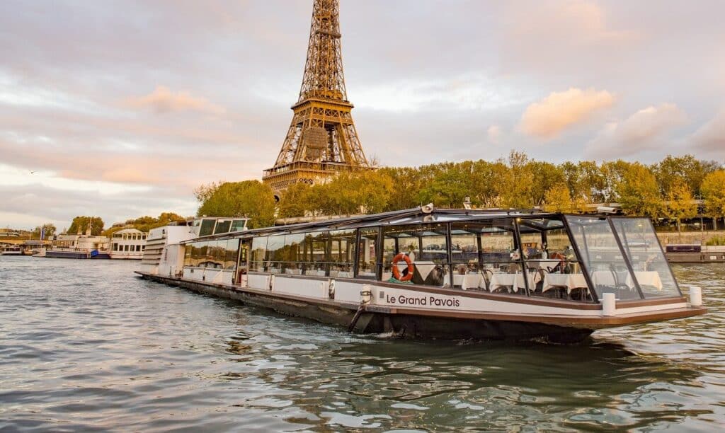 paris seine boat tour night