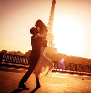 Demande en mariage face à la Tour Eiffel