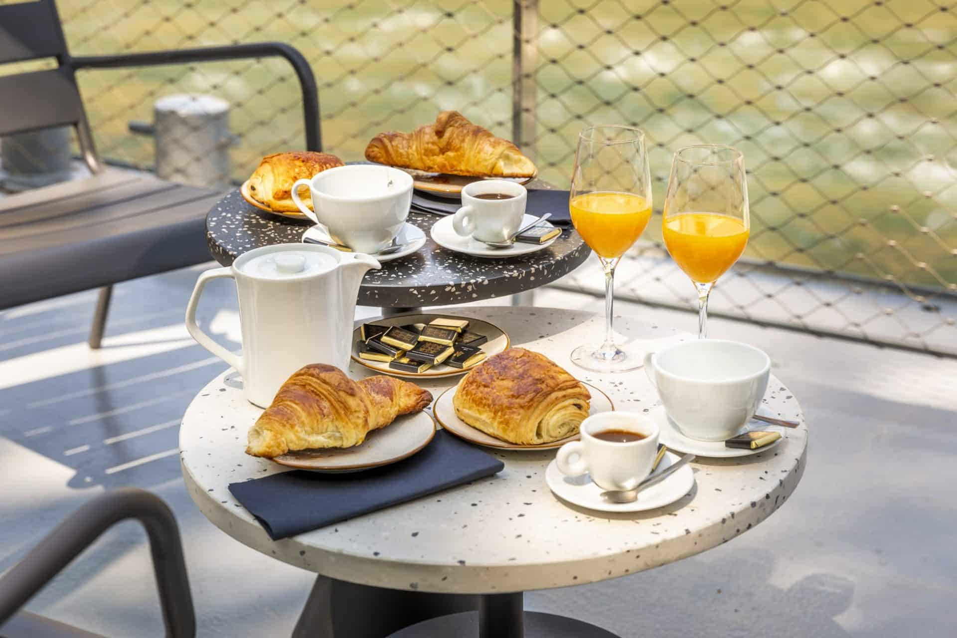 Petit déjeuner sur la seine