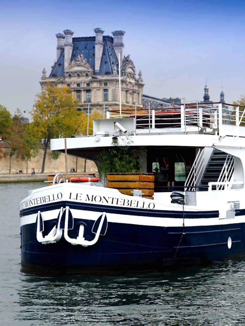 bateau de croisière parisien