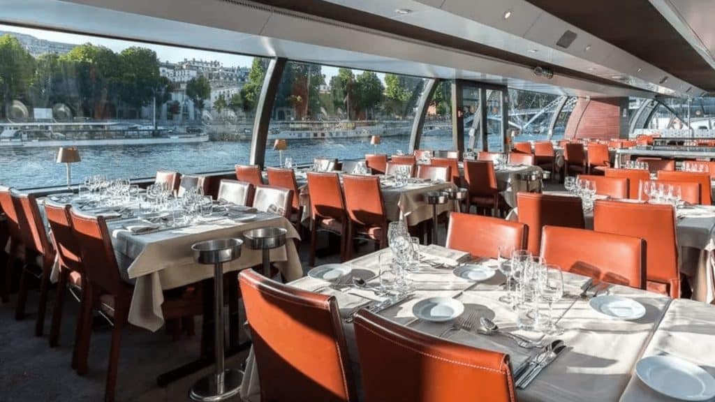 bateau restaurant festif