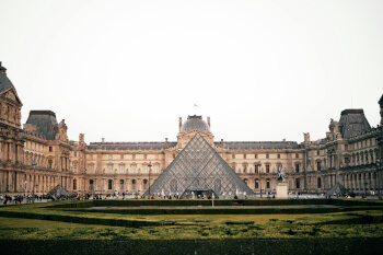 le louvre pour visiter paris en un jour